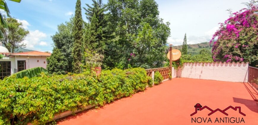 D272 – Casa en venta de 4 habitaciones en Tetuan