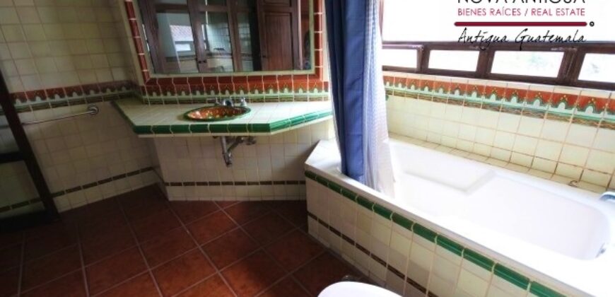 B284 – Unfurnished 2 bedroom house for rent