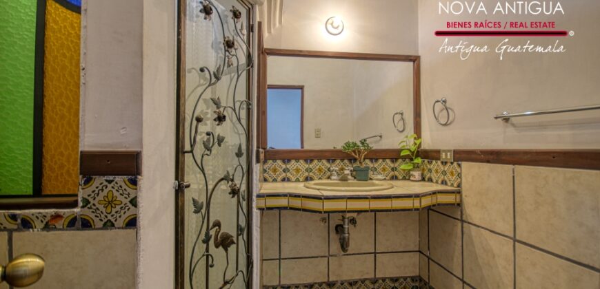 A3406 – Hermosa casa con muebles de 3 habitaciones