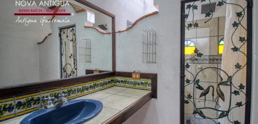 A3406 – Hermosa casa con muebles de 3 habitaciones