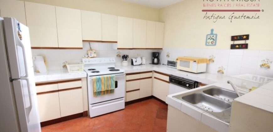 G256 – Comfortable furnished property in residential area