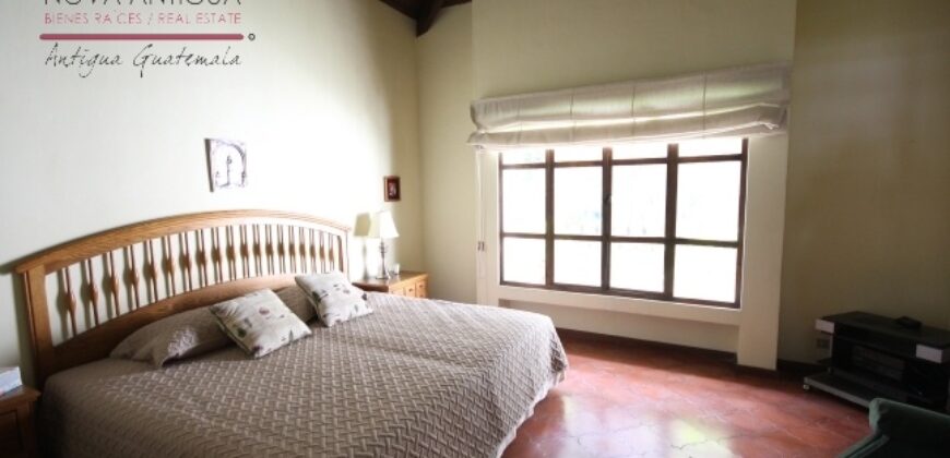 G256 – Comfortable furnished property in residential area