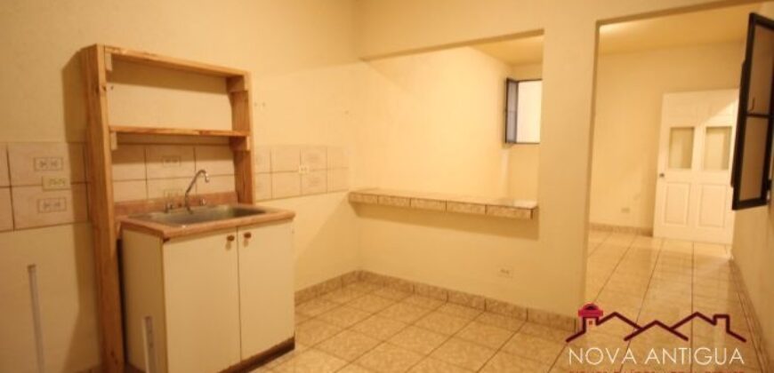 F342 – Casa amplia en el area de Jocotenango