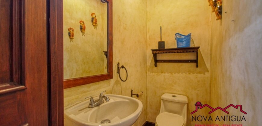 B285 – 1 level home in gated community with swimming pool