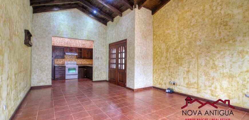 B285 – 1 level home in gated community with swimming pool