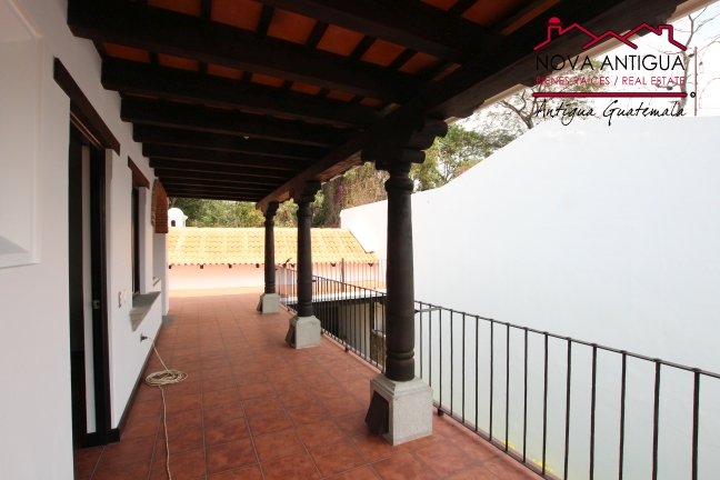 D60 – Two level house in Plazuela del Conquistador