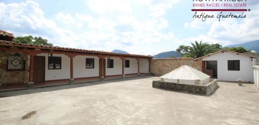 A1097 – Ample house with 10 bedrooms