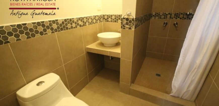 E241 – Apartment in the Santa Ana area