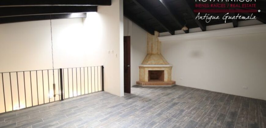 E241 – Apartment in the Santa Ana area