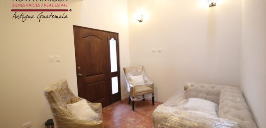 E241 – Apartment in the Santa Ana area