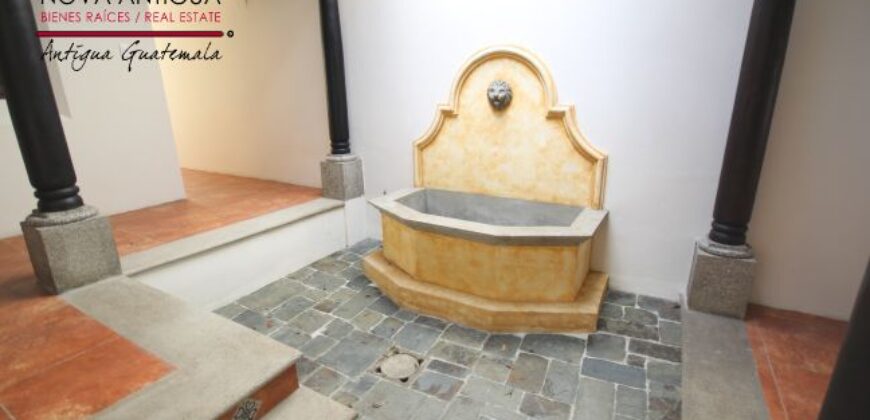 E241 – Apartment in the Santa Ana area