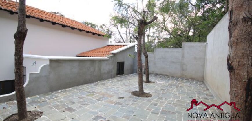 E241 – Apartment in the Santa Ana area