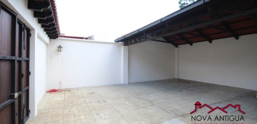 E241 – Apartment in the Santa Ana area