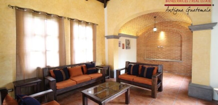 D274 – Beautiful house for long or short term rental