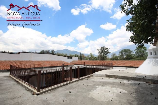 A1101 – Amplia propiedad en renta en Antigua Guatemala