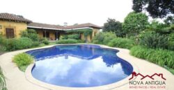 A1103 – Ample property in the center of Antigua Guatemala