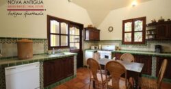 A1103 – Ample property in the center of Antigua Guatemala