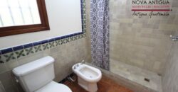 A1103 – Ample property in the center of Antigua Guatemala