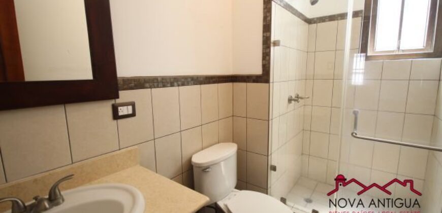 B286 – Casa en renta en área residencial