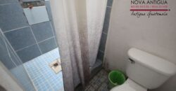 A1106 – Ample house for rent in the center of Antigua, ideal for a hostal