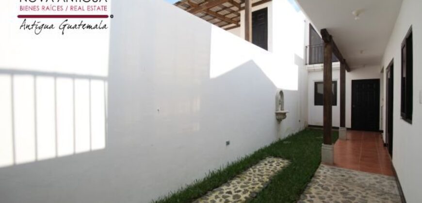 I296 – Casa recién construida en el área de San Pedro las Huertas