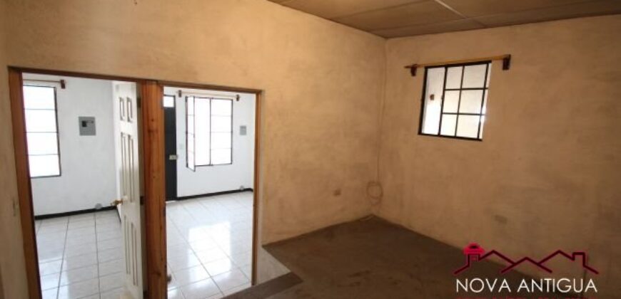 F349 – Cómoda casa en renta en Pastores