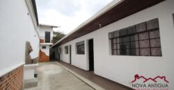 A3117 – Amplia casa en renta en el centro de Antigua