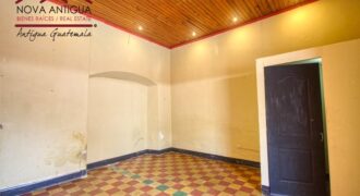 A3119 – Space for rent in the center of Antigua