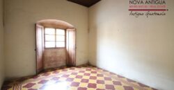 A3118 – Ample house for rent a block from la Merced