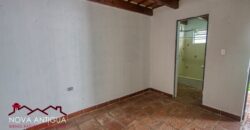 J512 – Beautiful and ample house in San Miguel Escobar