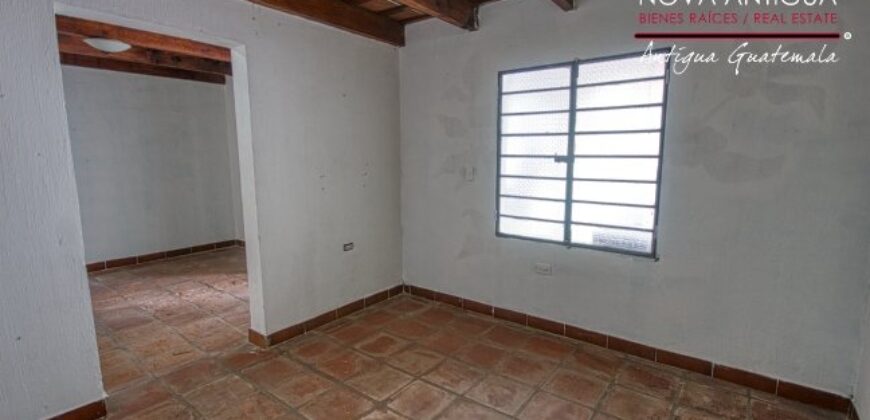 J512 – Hermosa y amplia casa en San Miguel Escobar