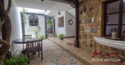 A3121 – Ample and beautiful house in the center of Antigua