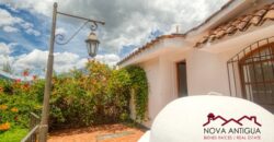 A3121 – Ample and beautiful house in the center of Antigua