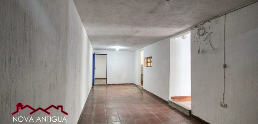 J512 – Hermosa y amplia casa en San Miguel Escobar