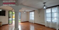 J512 – Beautiful and ample house in San Miguel Escobar