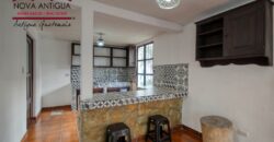 J512 – Hermosa y amplia casa en San Miguel Escobar