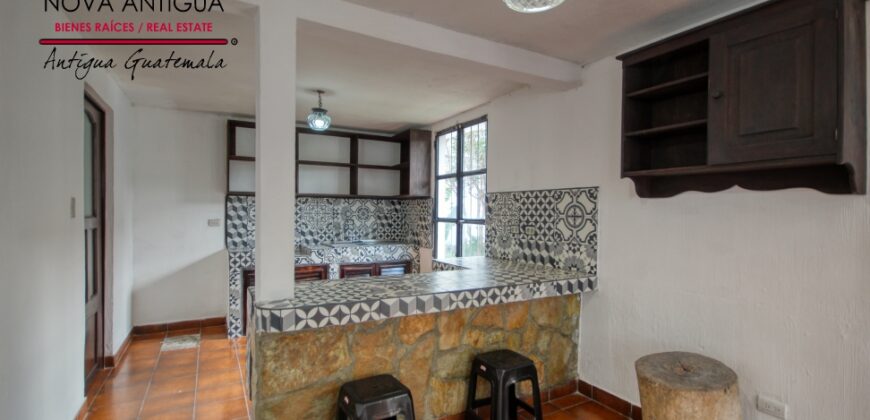 J512 – Hermosa y amplia casa en San Miguel Escobar