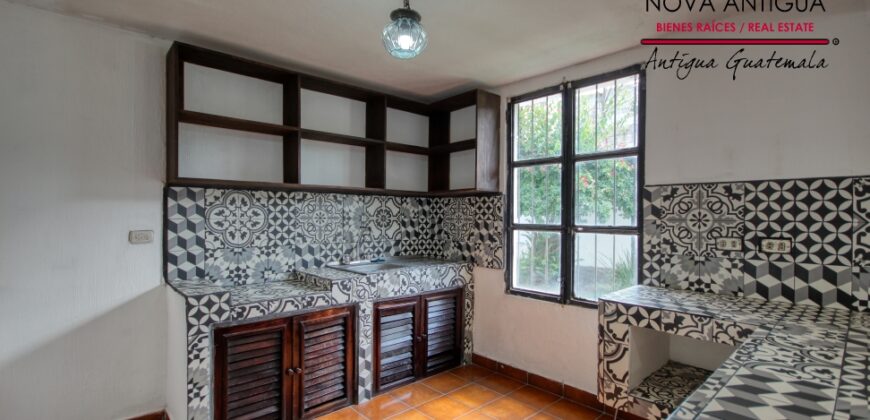 J512 – Beautiful and ample house in San Miguel Escobar