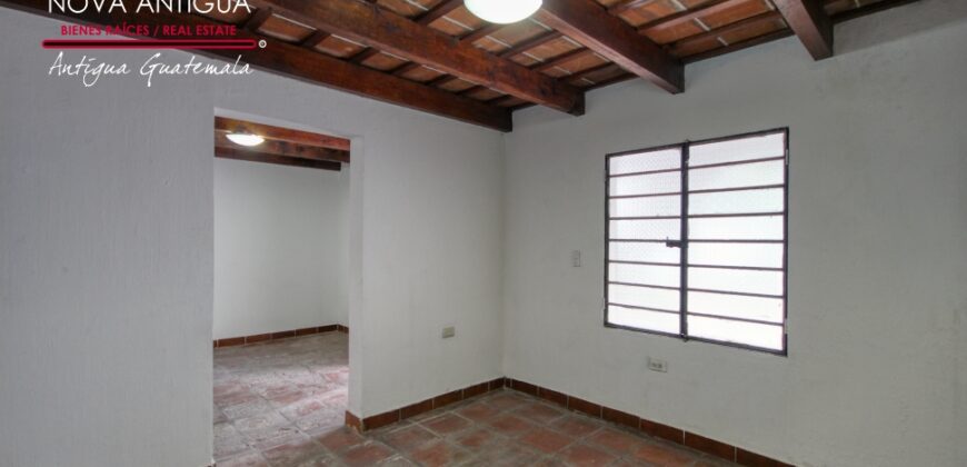 J512 – Beautiful and ample house in San Miguel Escobar