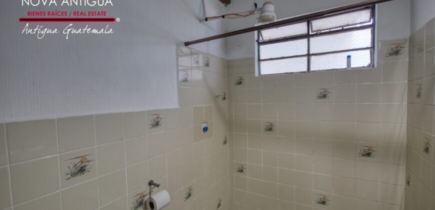 J512 – Beautiful and ample house in San Miguel Escobar