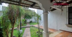 J512 – Beautiful and ample house in San Miguel Escobar