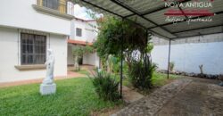 J512 – Beautiful and ample house in San Miguel Escobar