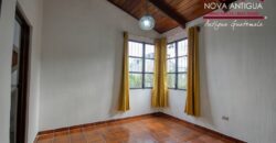 J512 – Hermosa y amplia casa en San Miguel Escobar