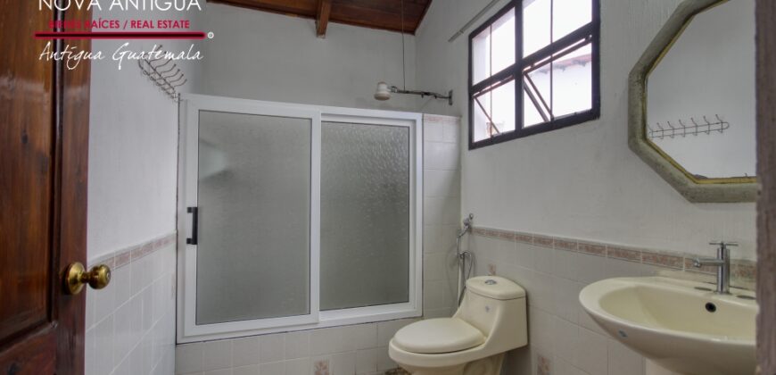 J512 – Beautiful and ample house in San Miguel Escobar