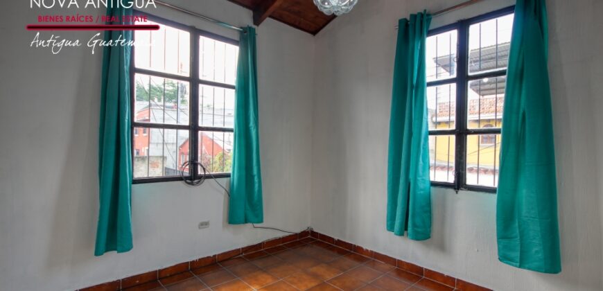 J512 – Beautiful and ample house in San Miguel Escobar