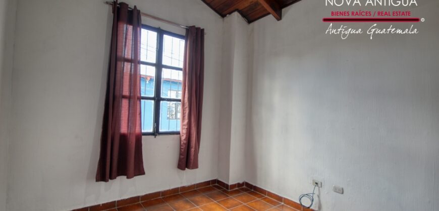 J512 – Beautiful and ample house in San Miguel Escobar