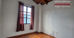 J512 – Hermosa y amplia casa en San Miguel Escobar