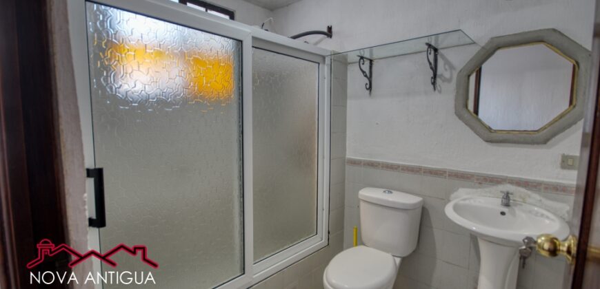 J512 – Beautiful and ample house in San Miguel Escobar