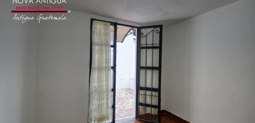 J512 – Hermosa y amplia casa en San Miguel Escobar