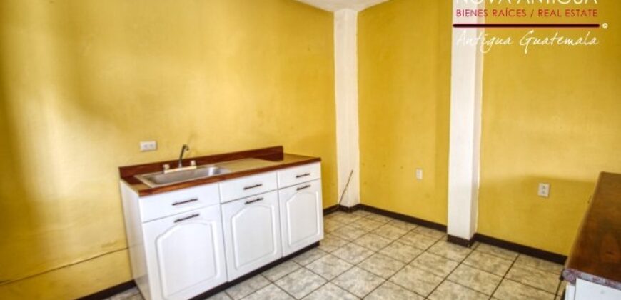 A3128 – Amplia casa en renta en sector tranquilo